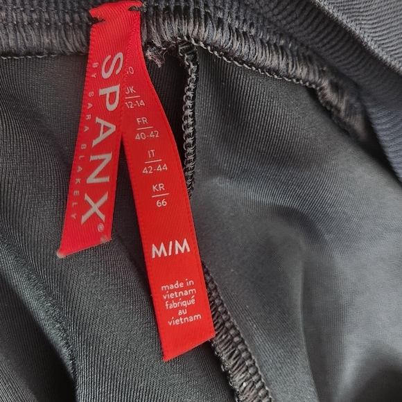 SPANX Faux Leather Leggings Mama Waistband - Picture 10 of 14